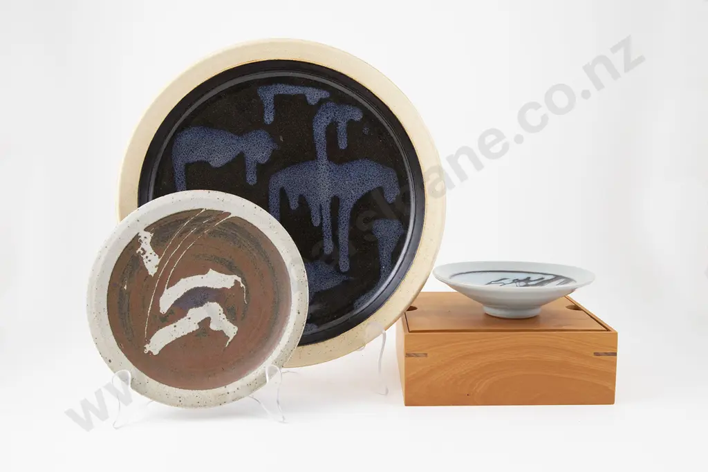 Brian Truman Painted Porcelain Dish & Two NZ Platters Image 1++