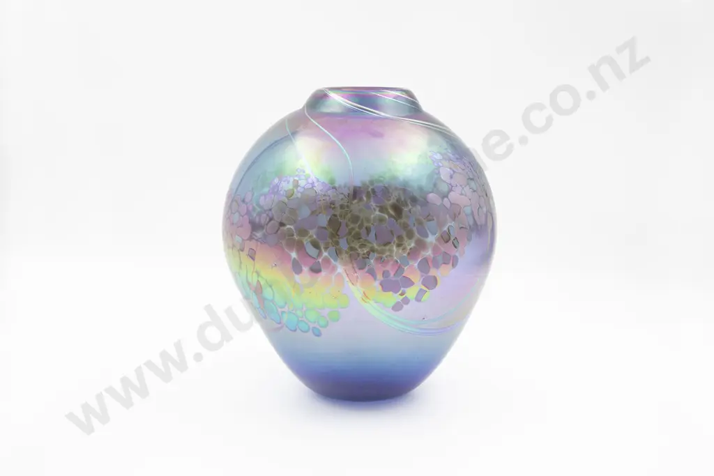 Chuck Simpson USA Iridescent Glass Vase Image 1++