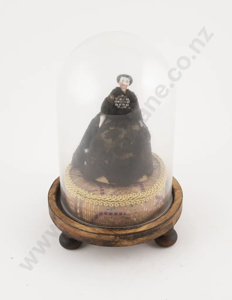 Small German China Shoulder Plate Doll Image 1++