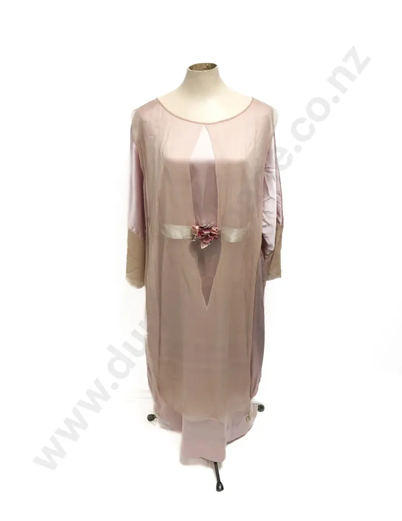 1920s Pale Pink Satin and organza Evening Dress with Original Accents Image 1++