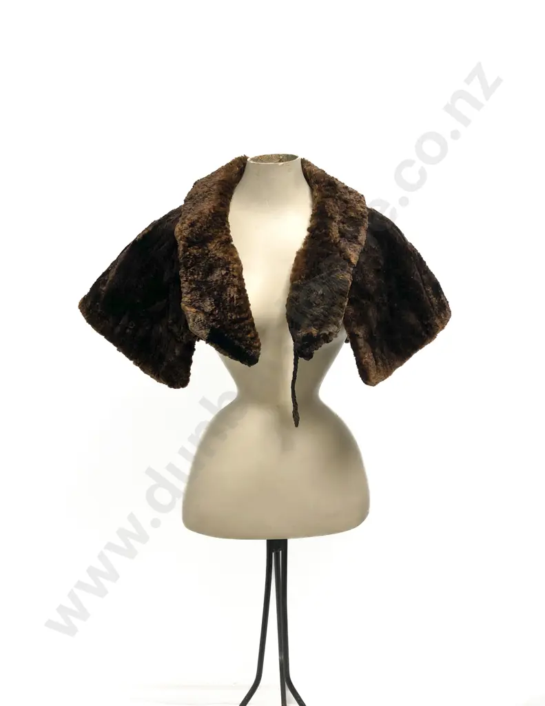 Victorian Faux Fur Shoulder Collar Image 1++