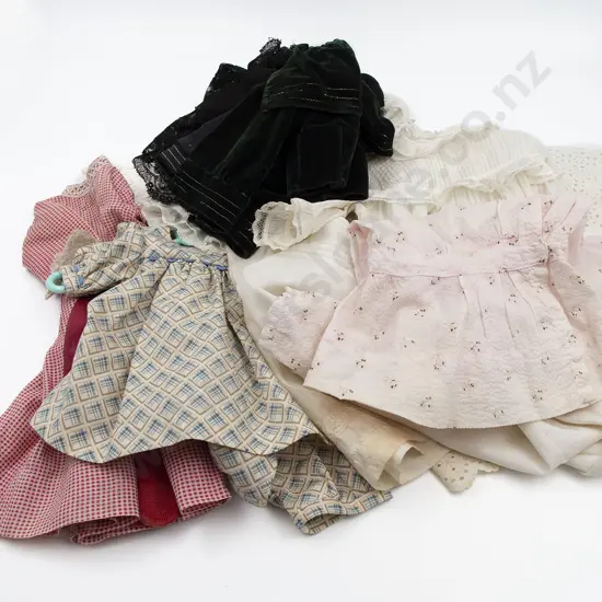 Small Collection of Vintage Dolls Clothes