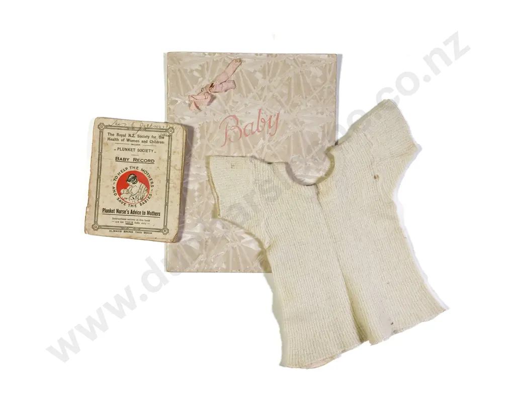 Dated 1941 Plunket Baby Record Booklet Singlet & Baby Book Image 1++