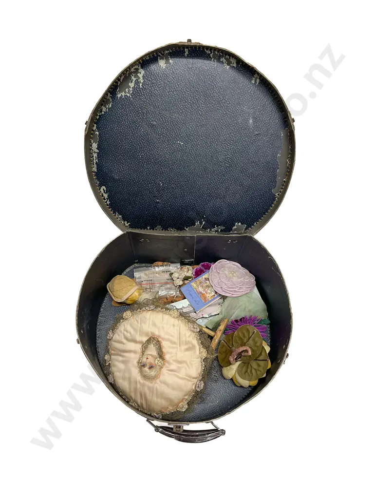 Vintage Card Hat Box with Assorted 1930s Ephemera Image 1++