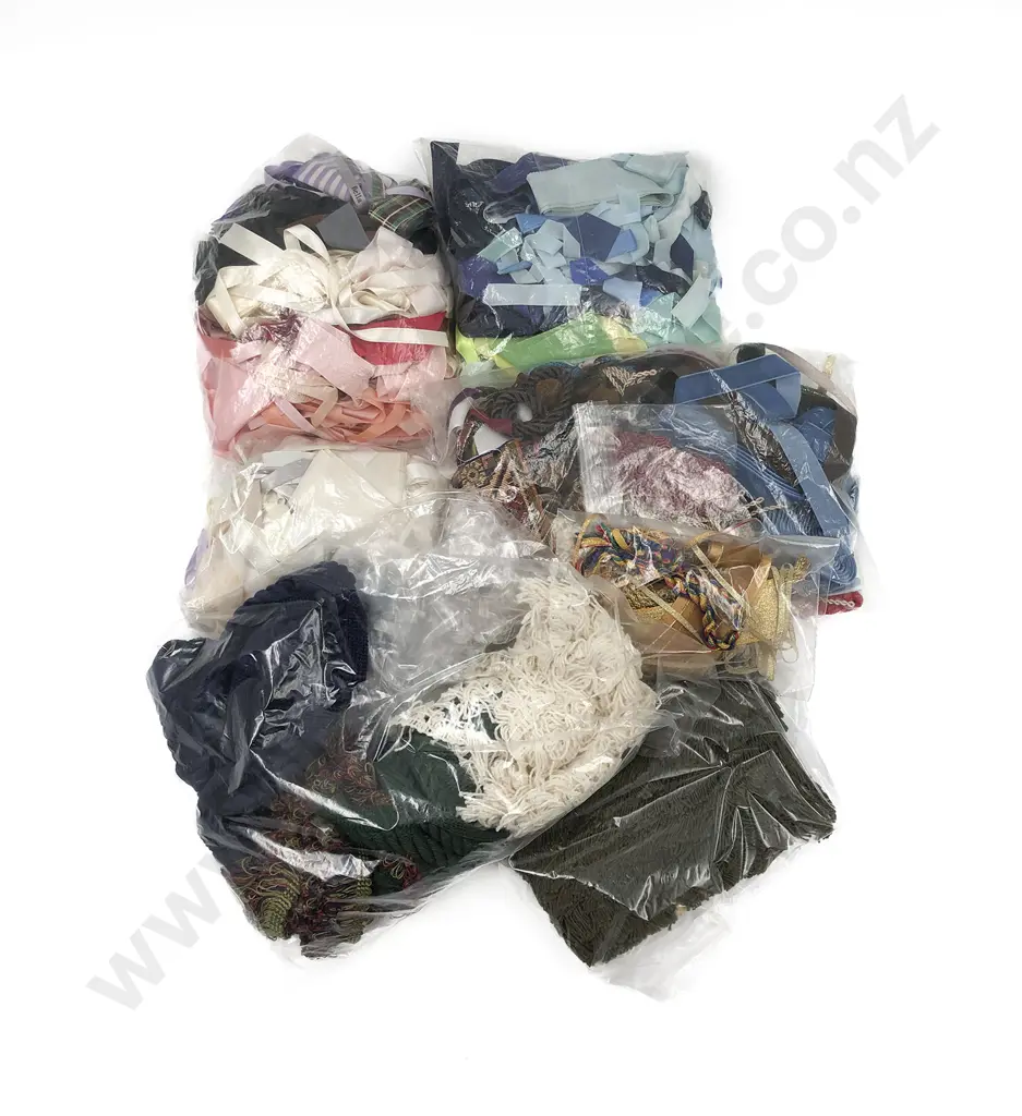 Quantity Mainly Ribbons Image 1++