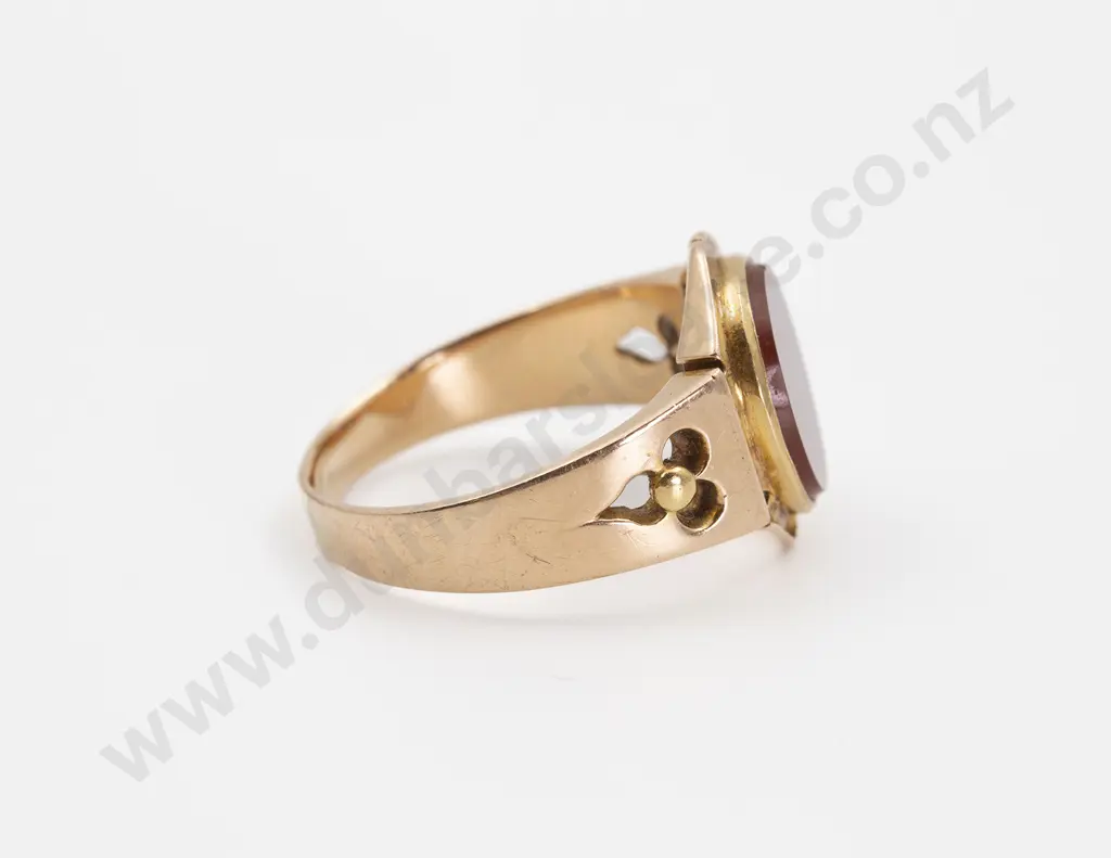 Edwardian 15ct SIngle Carnelian Seal Ring Image 1++