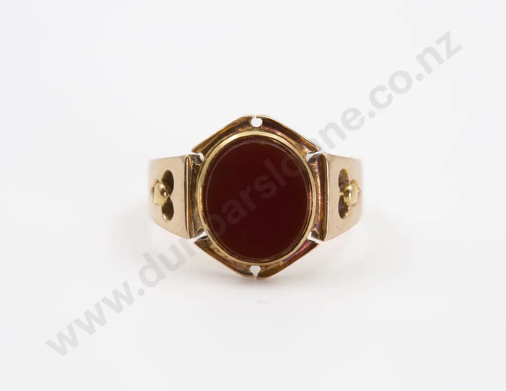 Edwardian 15ct SIngle Carnelian Seal Ring Image 1++