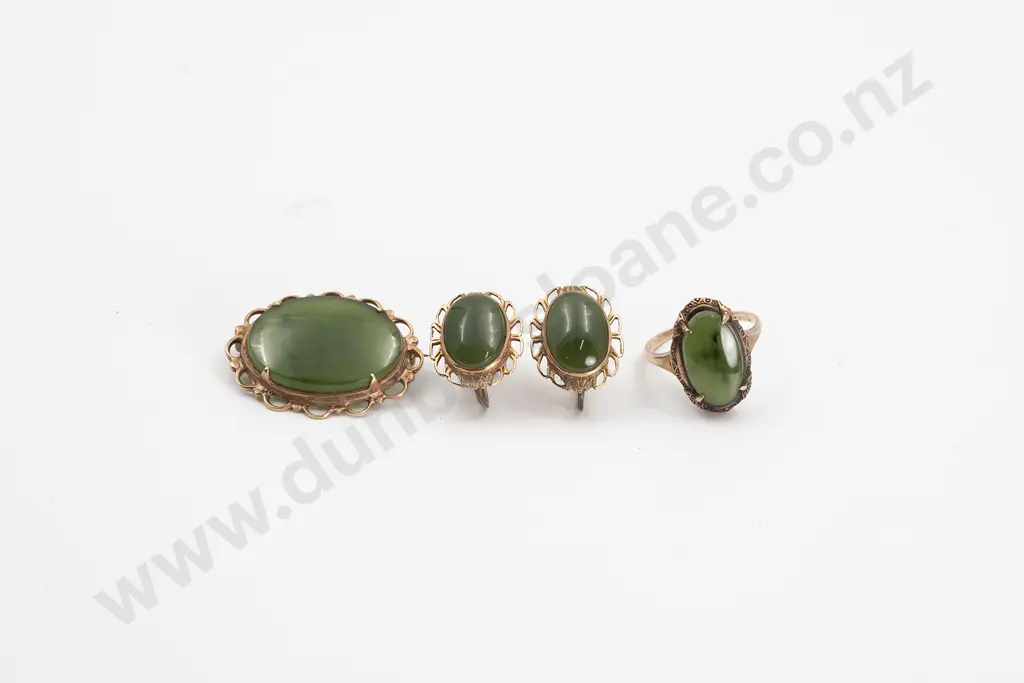 9ct Mounted Greenstone Oval Panel Brooch Image 1++