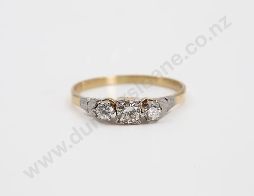 Vintage 18ct & Platinum Three Stone Diamond Ring Image 1++