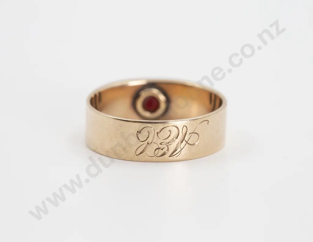 9ct SIngle Garnet Gents Band Dress Ring Image 1++