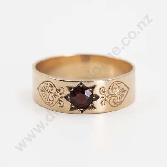 9ct SIngle Garnet Gents Band Dress Ring