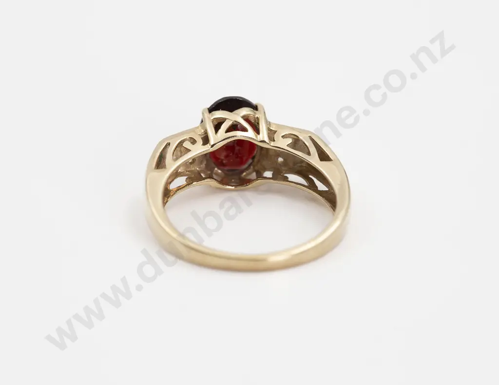 9ct Single Garnet Ring Image 1++