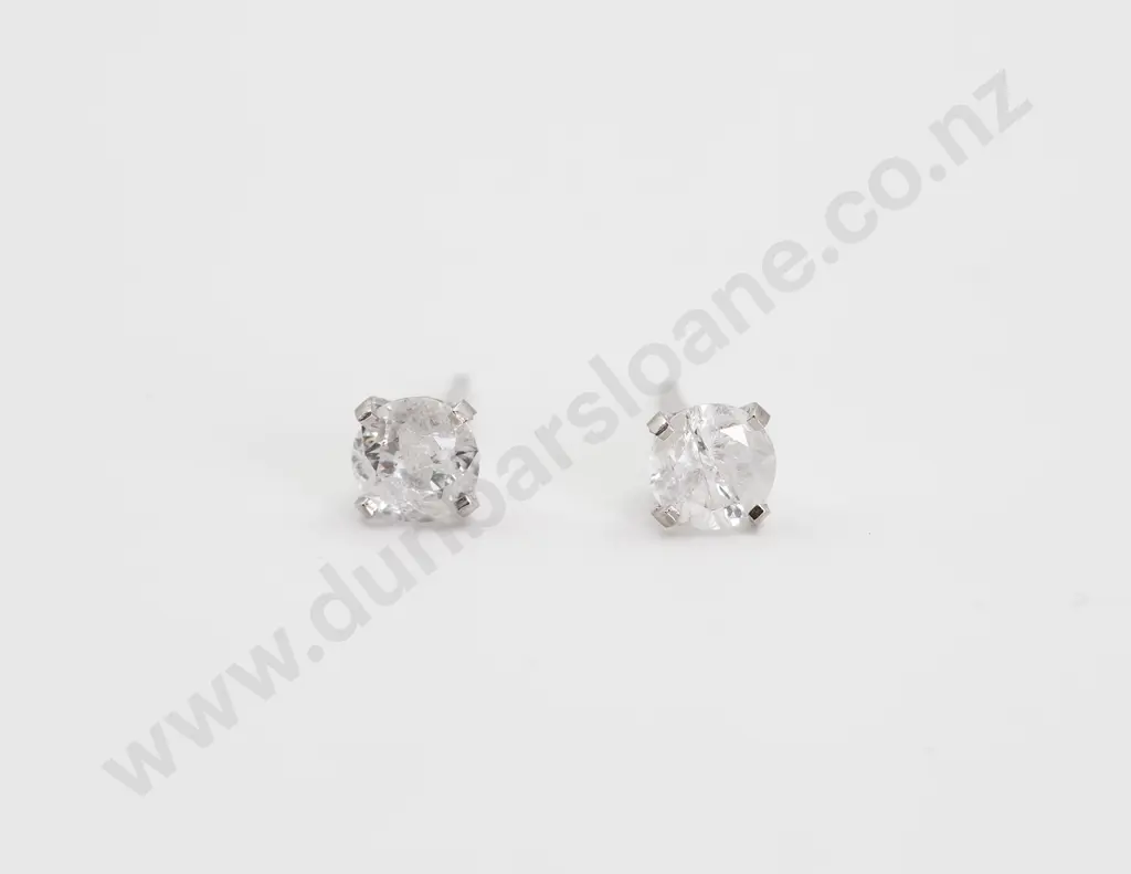 Pair 14ct White Gold Diamond Stud Earrings Image 1++