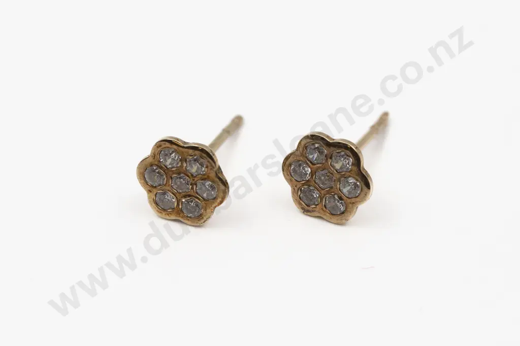 Pair 9ct Seven Stone Diamond Paste Floret Cluster Stud Earrings Image 1++
