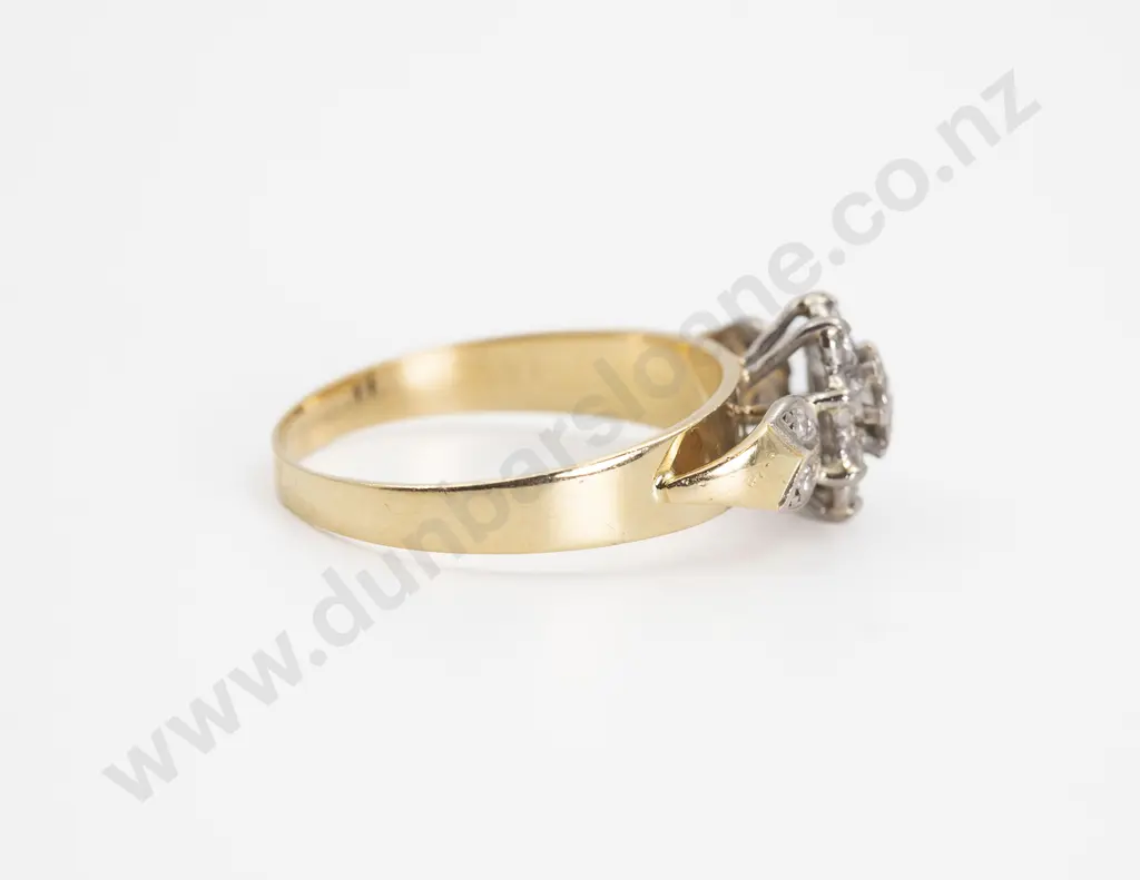 18ct 13stone Diamond Floret Cluster Ring Image 1++