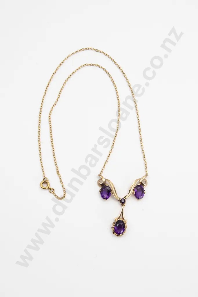 9ct Three Stone Amethyst Pendant Image 1++