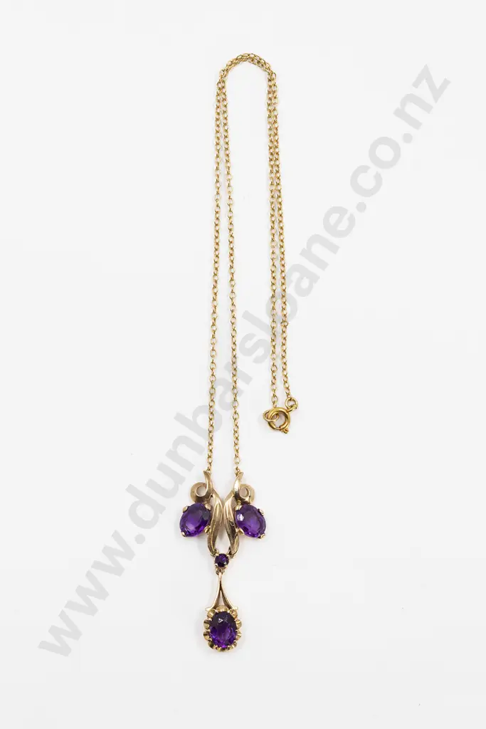 9ct Three Stone Amethyst Pendant Image 1++