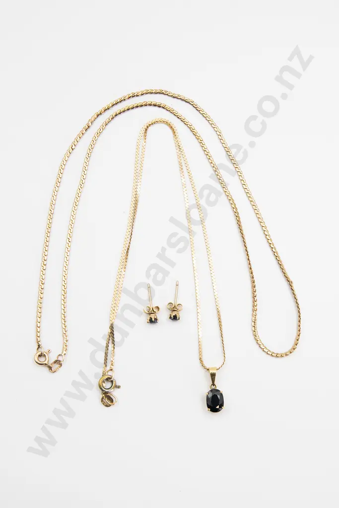 14ct Single Sapphire Pendant Image 1++