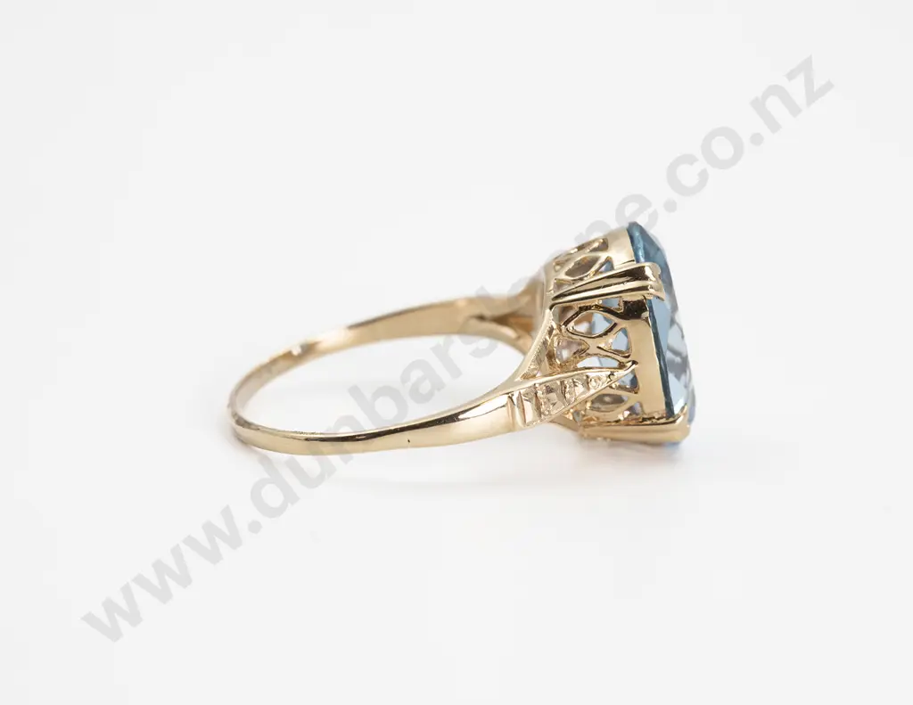 9ct Single Oval Mixed Cut Topaz Dress Ring Image 1++