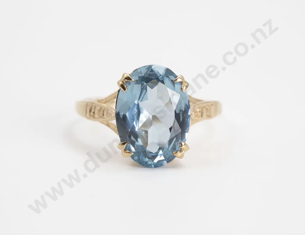 9ct Single Oval Mixed Cut Topaz Dress Ring Image 1++