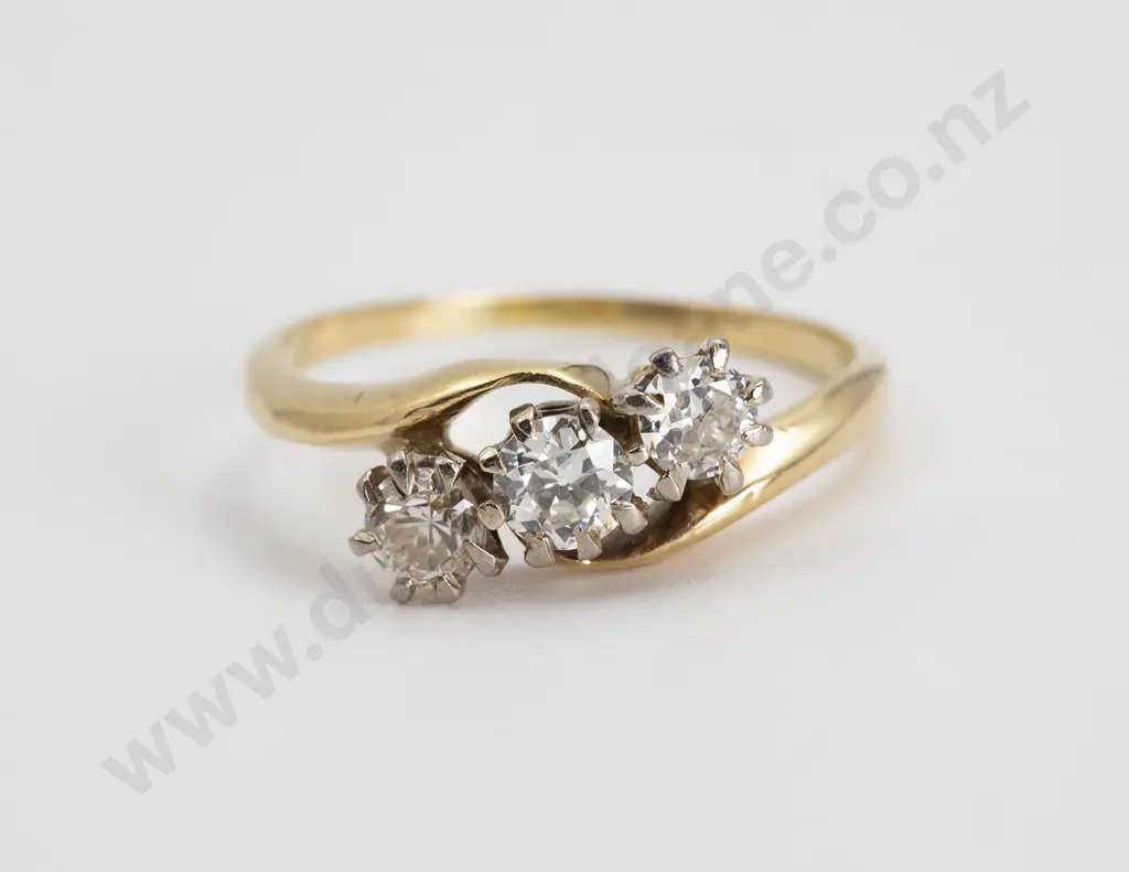 18ct Three Stone Diamond Ring Image 1++