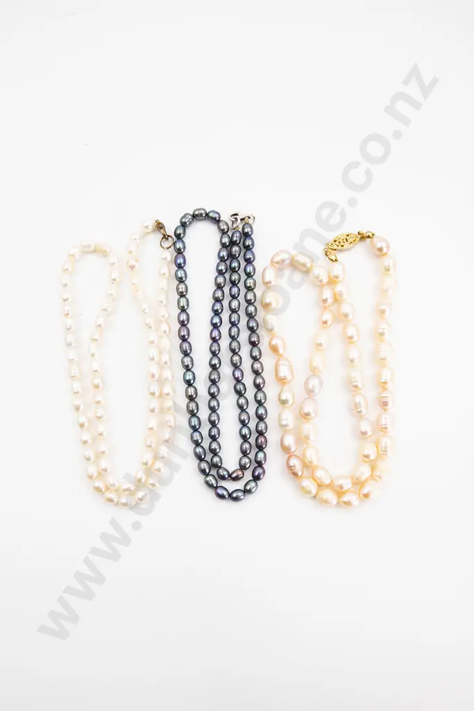 Four Freshwater Pearl Necklaces and Bracelet Image 1++