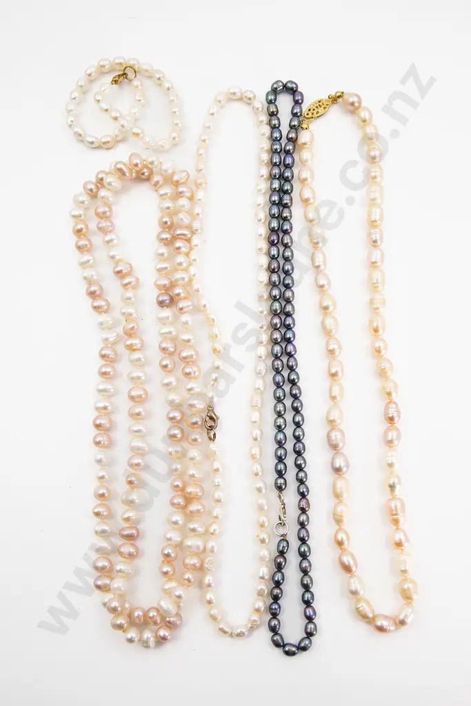 Four Freshwater Pearl Necklaces and Bracelet Image 1++