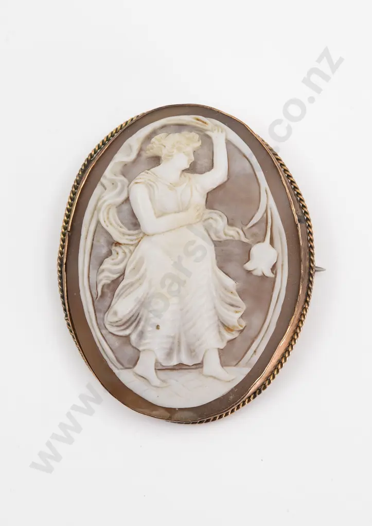 Large Late Victorian 9ct Framed Classical Cameo Brooch Image 1++