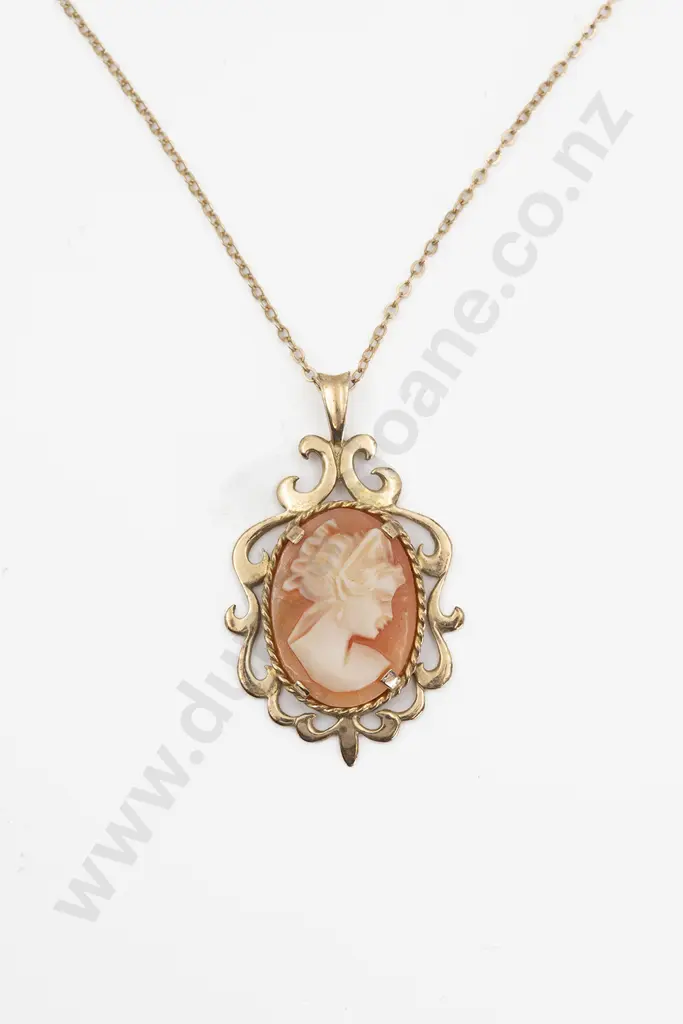 9ct Portrait Cameo Ring Image 1++