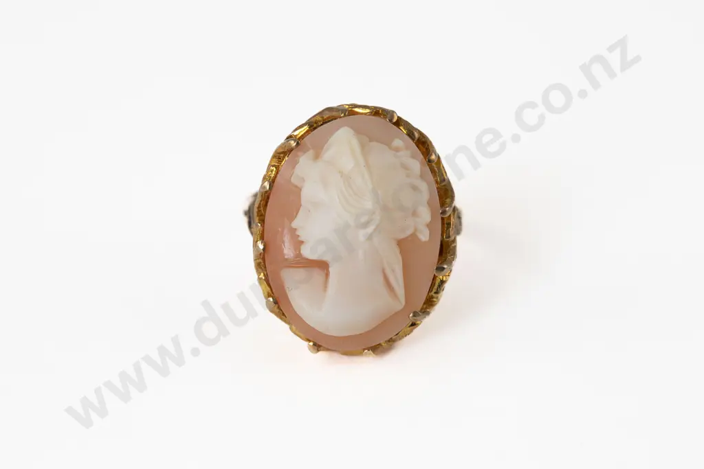 9ct Portrait Cameo Ring Image 1++