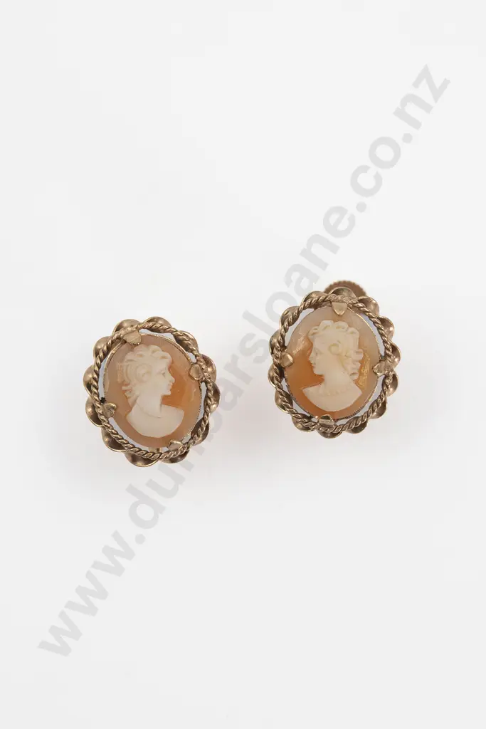 9ct Portrait Cameo Ring Image 1++