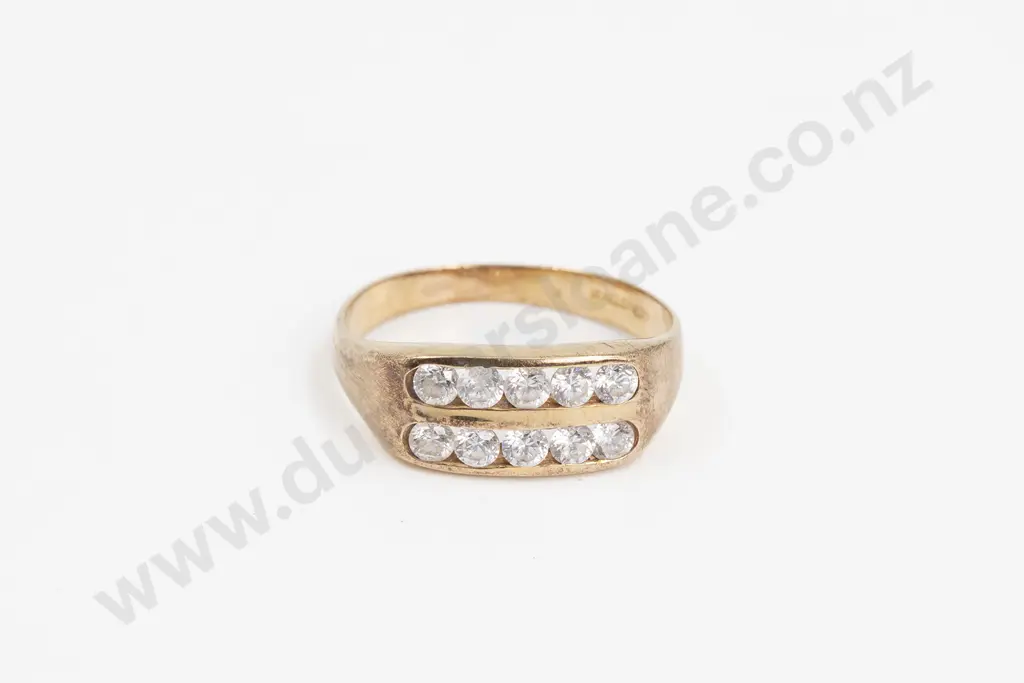 9ct Ten Stone Zircon Band Ring Image 1++