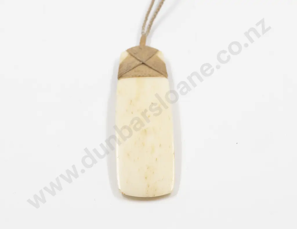 NZ Bone Carver Stephen Myhre Bone Pendant Image 1++