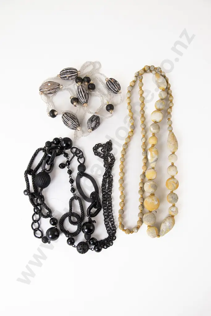 Three Flapper Style Bead Necklaces Image 1++