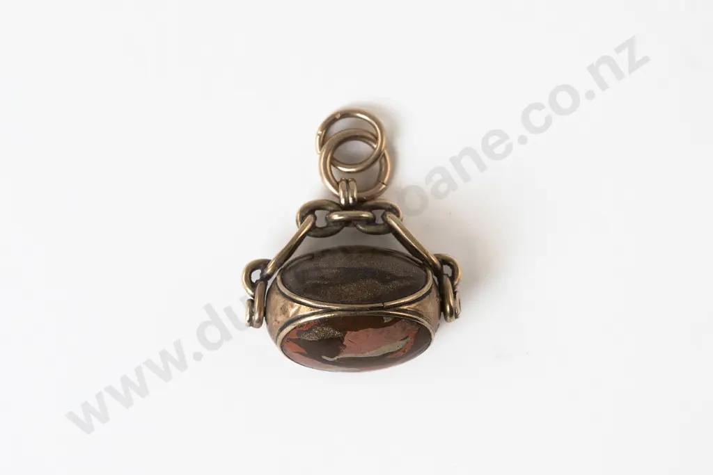 9ct Mounted Three Panel Swivel Fob Image 1++