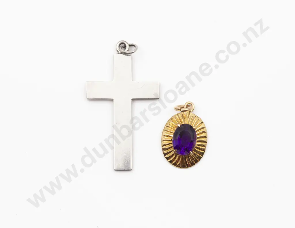 18ct Single Amethyst Pendant Image 1++