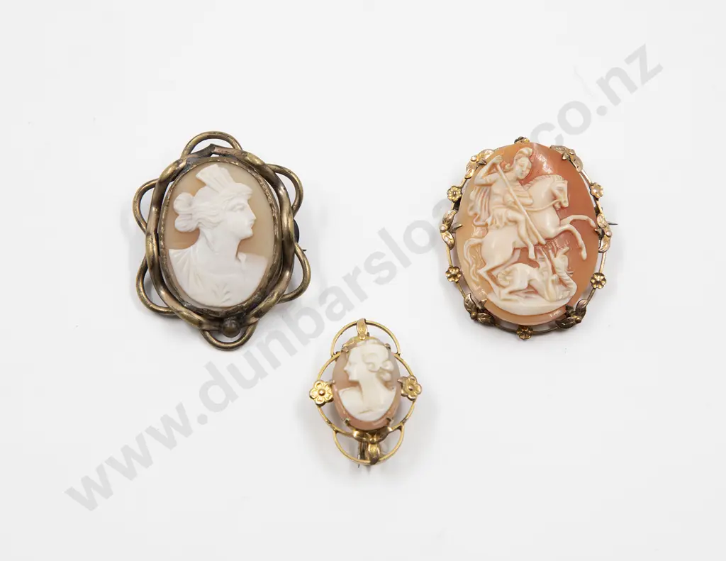Two 9ct Lined Framed Cameo Brooches Image 1++