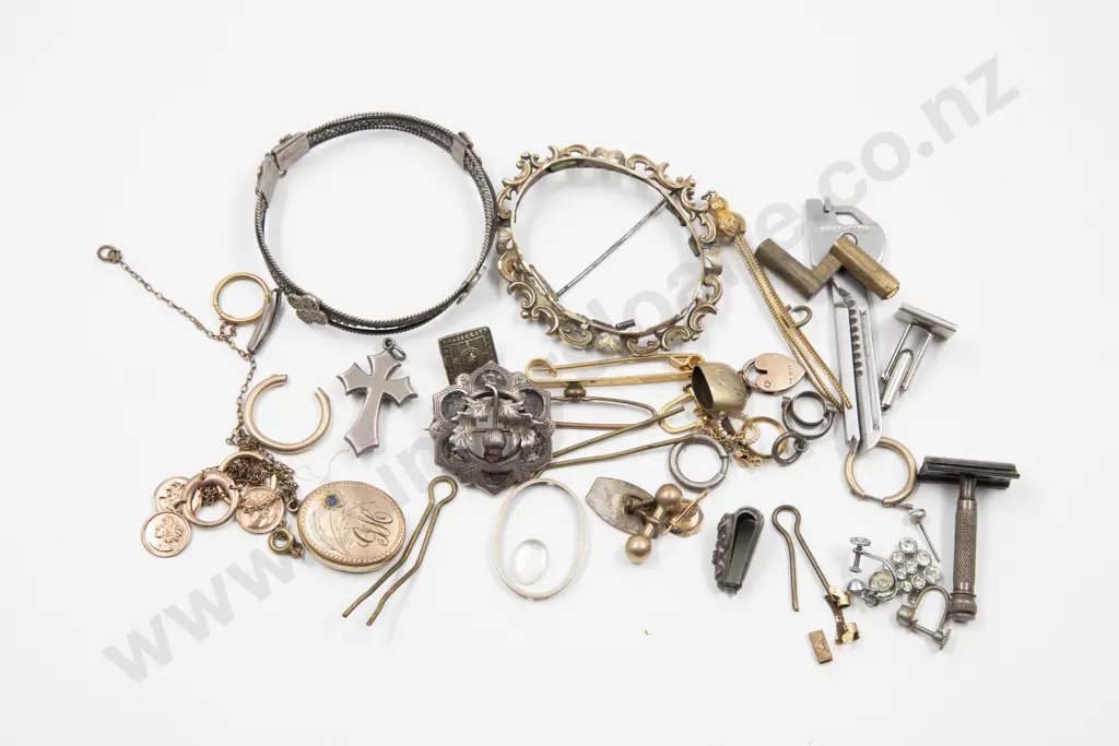 Selection Jewellery Bits and Pieces Image 1++