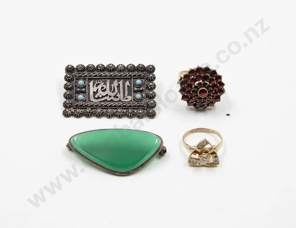 .800 Silver and Garnet Princess Type Ring Image 1++