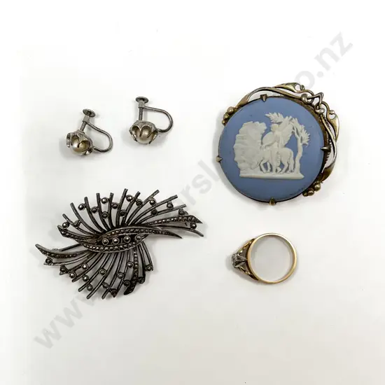Two S/S Framed Wedgwood Jasper Brooches