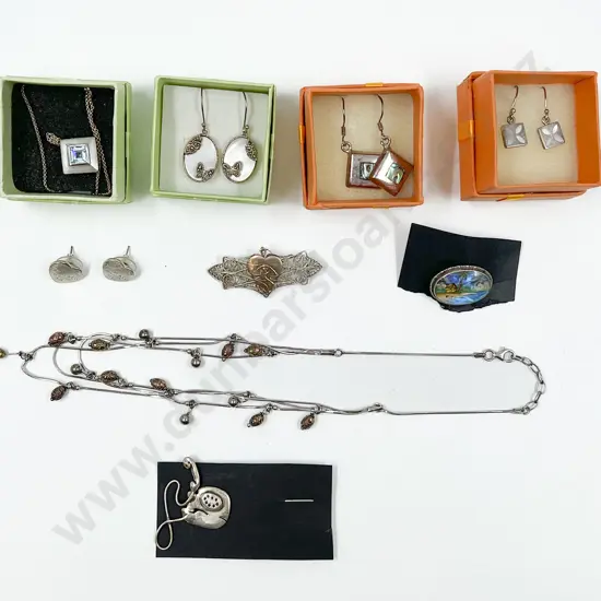Assorted Silver Jewellery