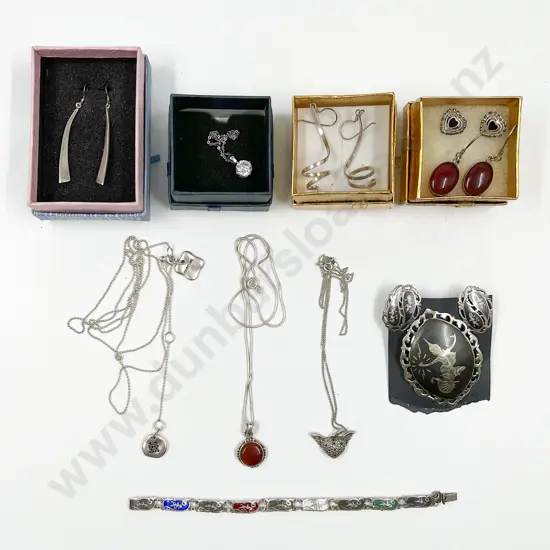 Assorted Silver Jewellery