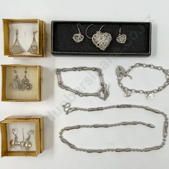 Assorted Silver Jewellery