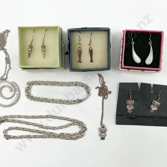 Assorted Silver Jewellery