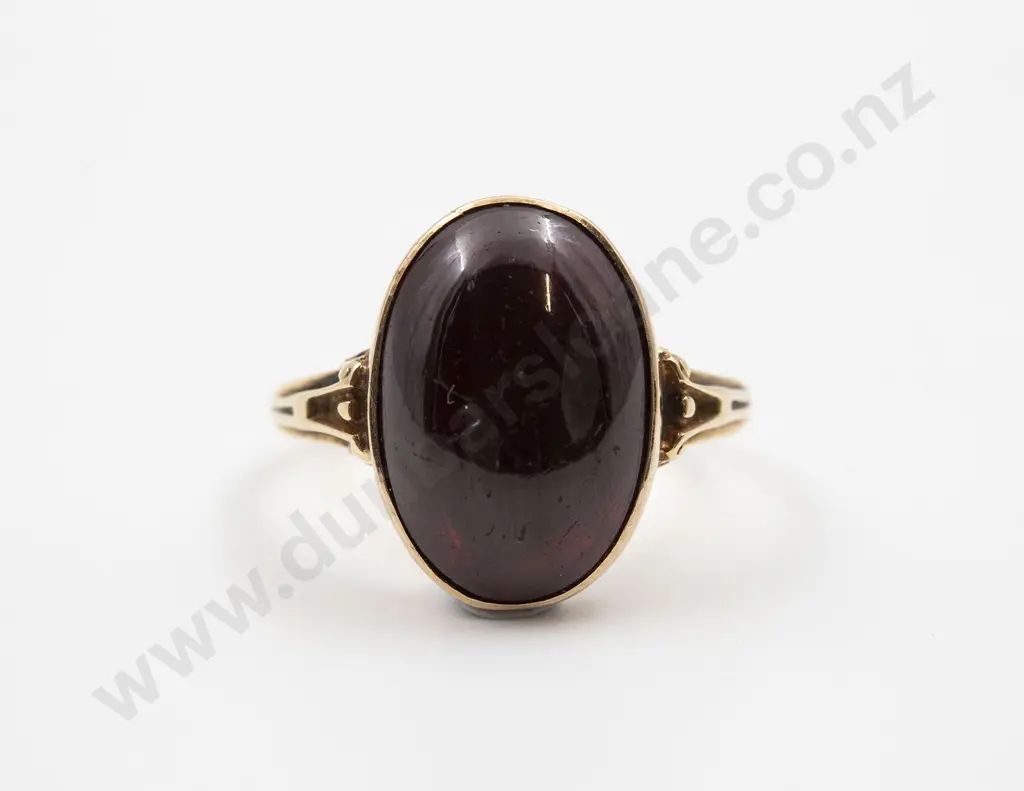 Victorian 15ct Single Oval Cabochon Garnet Ring Image 1++