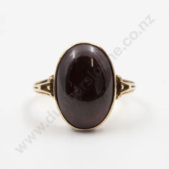 Victorian 15ct Single Oval Cabochon Garnet Ring