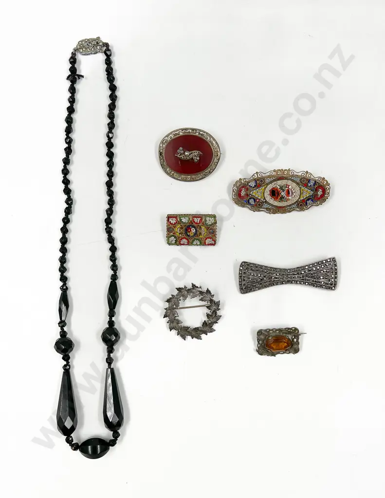 Small Collection Vintage Costume Jewellery Image 1++