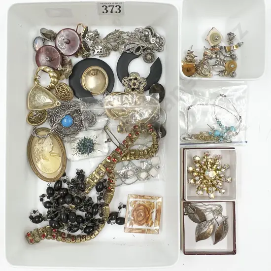 Small Collection Vintage Costume Jewellery and Earrings