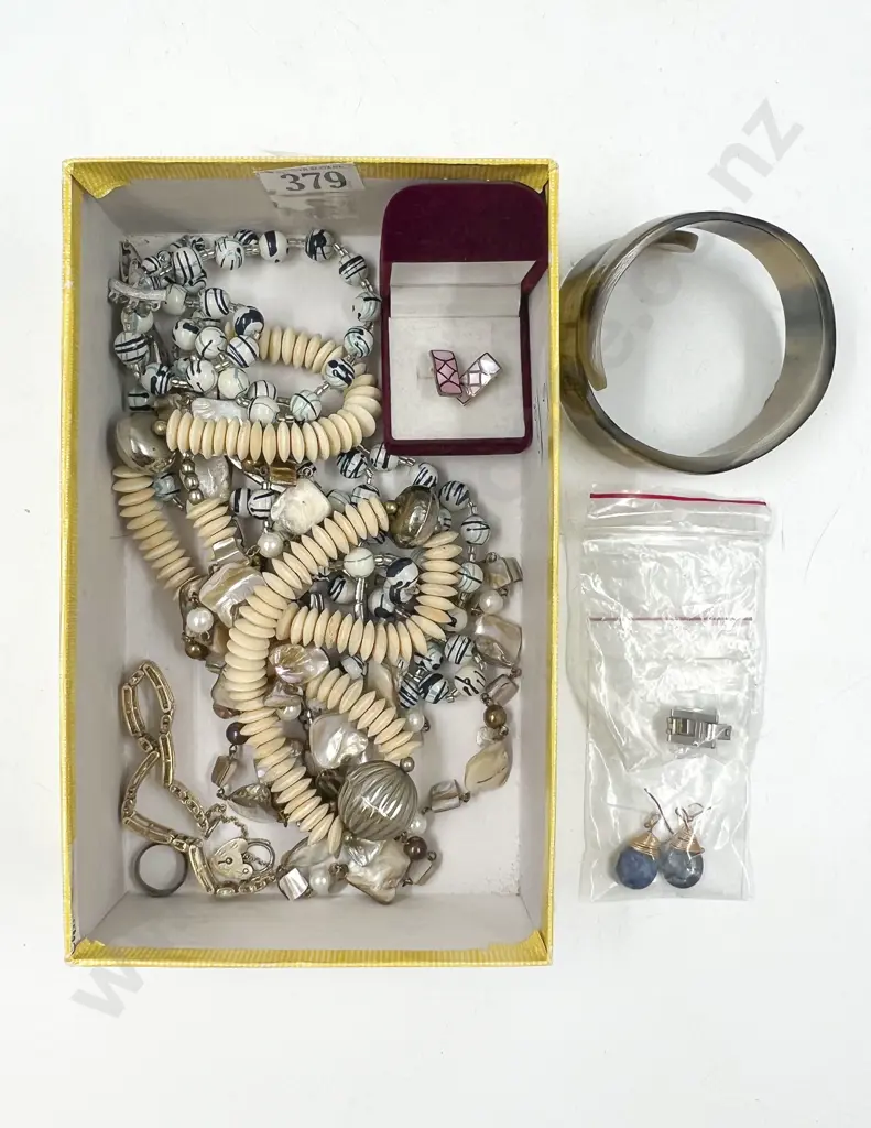 Small Qty Costume Jewellery Image 1++