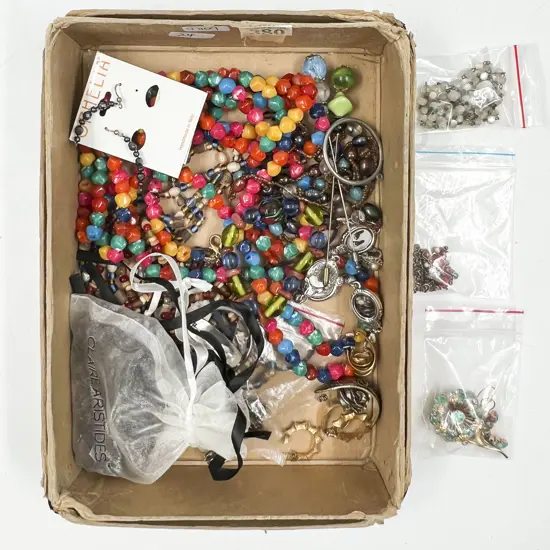 Collection Vintage and Modern Costume Jewellery